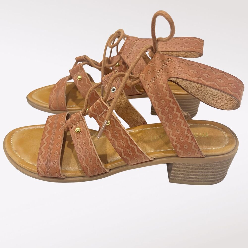 Madden Girl Shoes Tan Sandals Strappy Lace Up Low Womens US Size 8.5 Tie Trina